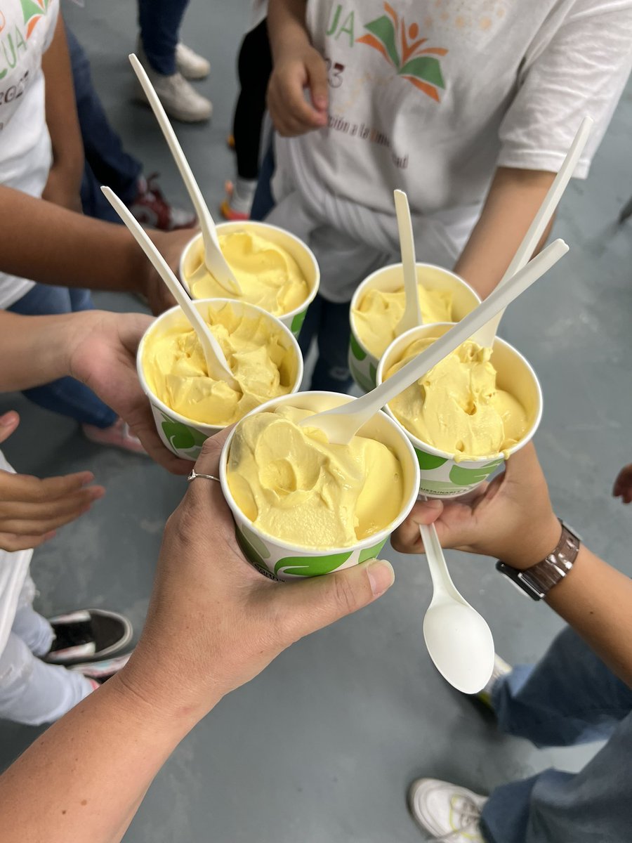 CuaRum's tweet photo. Hoy visitamos el programa de Ciencia y Tecnología de Alimentos para un recorrido y taller de elaboración de mantecado. Agradecemos a las Dras. María Plaza y Leyda Ponce de León y al personal de CITAI en @uprm por una experiencia divertida, sabrosa y de mucho aprendizaje. https://t.co/jWo0B6ijkV