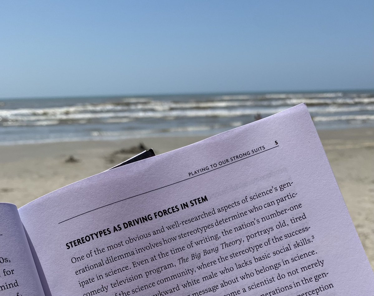 What? What are YALL reading on the beach?
#culturallyresponsive #STEM