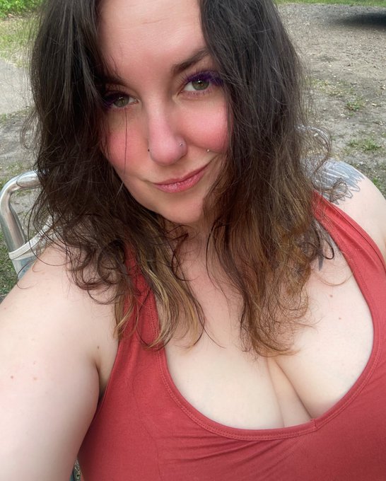 I was right. It&rsquo;s a k!ller summer. 💋 https://t.co/URZo1nRDRZ<a href="/tag/newprofilepic"class="tags"><span>#newprofilepic</span></a>