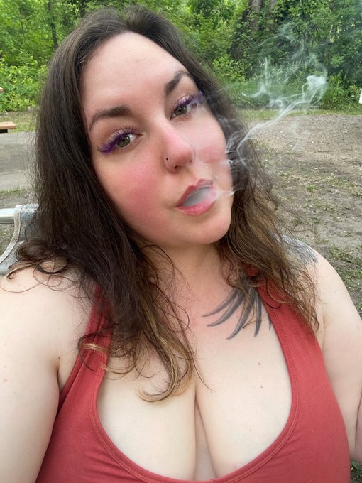 I was right. It&rsquo;s a k!ller summer. 💋 https://t.co/URZo1nRDRZ<a href="/tag/newprofilepic"class="tags"><span>#newprofilepic</span></a>