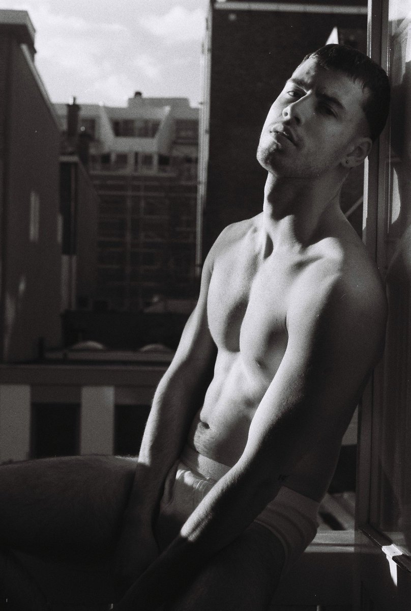 DNAmagazine's tweet photo. DNAnews: Nate | Danu | Sean | Mid-Year Sale
Inside DNAnews: @SeanSavoy @BenVeronisPhoto #Lauv #LGBTQIA #AlexiGiannoulias #USpol #swimwear #Uganda #DNA282 #LetterFromTheEditor
~ read/opt-in 👉🏼 https://t.co/FiwW46jYLQ https://t.co/yvasHXmncq
