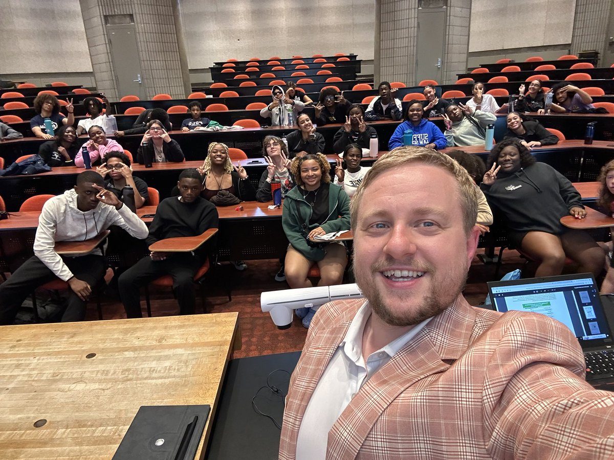 JoshAmaralNB's tweet photo. It was awesome spending time talking about housing and homelessness with this bright group of young people taking part in Crossroads summer Leaders Program! https://t.co/qAmXDaFRSX