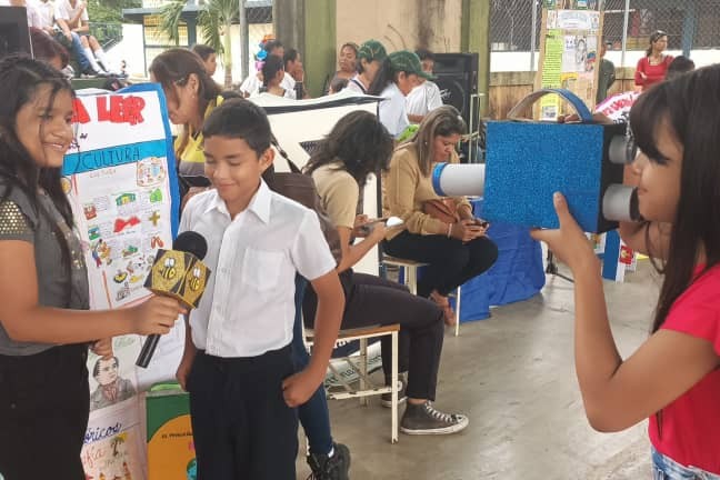 CDCEBarinas's tweet photo. #Barinas | Recursos para los Aprendizajes, bajo la coord. de Planes programas y proyectos realizó el encuentro de "Hacer y Saber" en el Marco del Dia del Periodismo. Actividad realizada en la ETC Raimundo Andueza Palacio.

#BastaDeCinismoYankee

@NicolasMaduro
@_LaAvanzadora https://t.co/8NphpnCodc