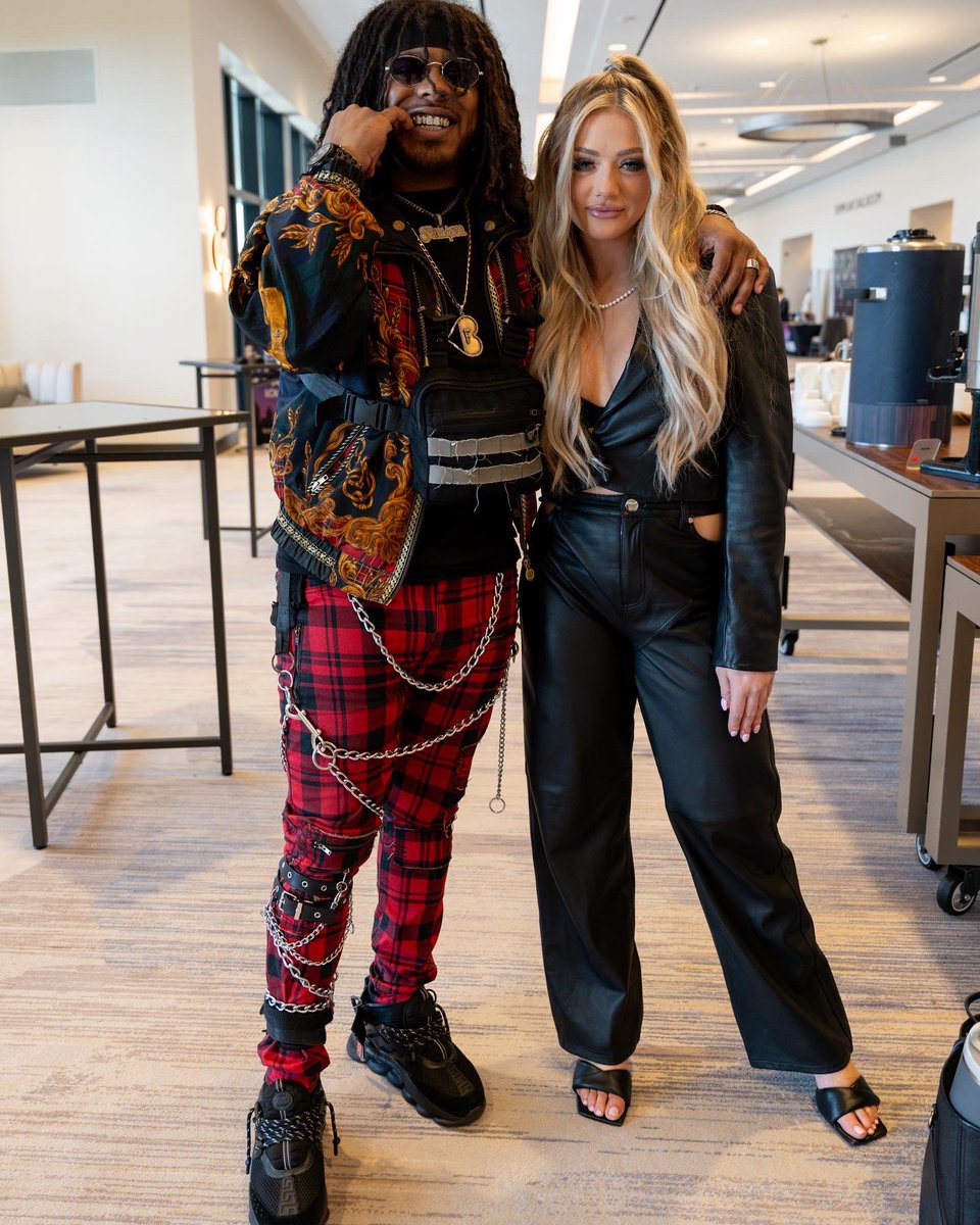BenFrankOh's tweet photo. TO MUCH MOTION IN 1 POST
AT #RISECON
 @mirandacohenfit 😈 MY BOY @DJSamSneak 🙏 MY BRO @callmebrickduh 💯 CEO @CeoGamble 📈 @TinaDLewis  
#MORTYMORTY OUT NOW🦠 https://t.co/mcQjdyF1WA