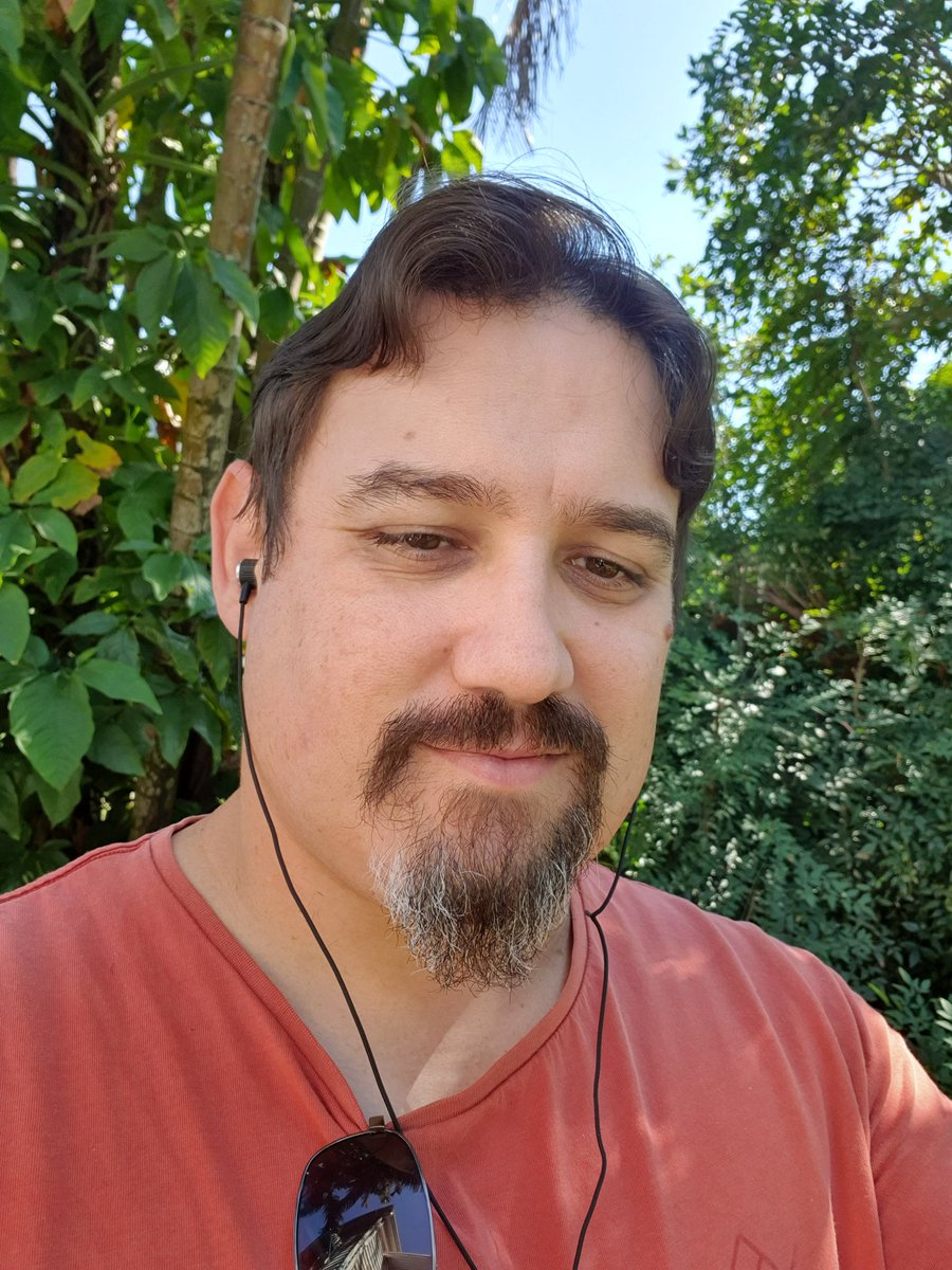 ScottLandt's tweet photo. How do i look ? https://t.co/YZBJZ7WomE