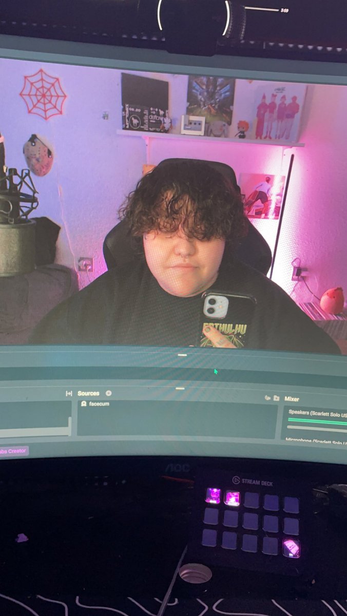 cazpien's tweet photo. 🔴LIVE happy Wednesday my dewds 

The walking dead 🤝
Kingcum hearts 2 🤝
Valo?  

https://t.co/Fyt04ThgwI https://t.co/T3EPNISWEm