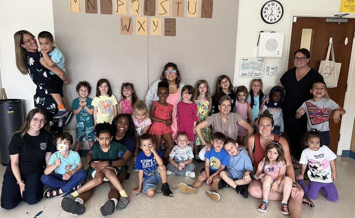 LRaniwsky's tweet photo. What an amazing year I had at @CoronationCougs Farewell to my lovely Kinder Crew 💙 https://t.co/OaNYd7goV3