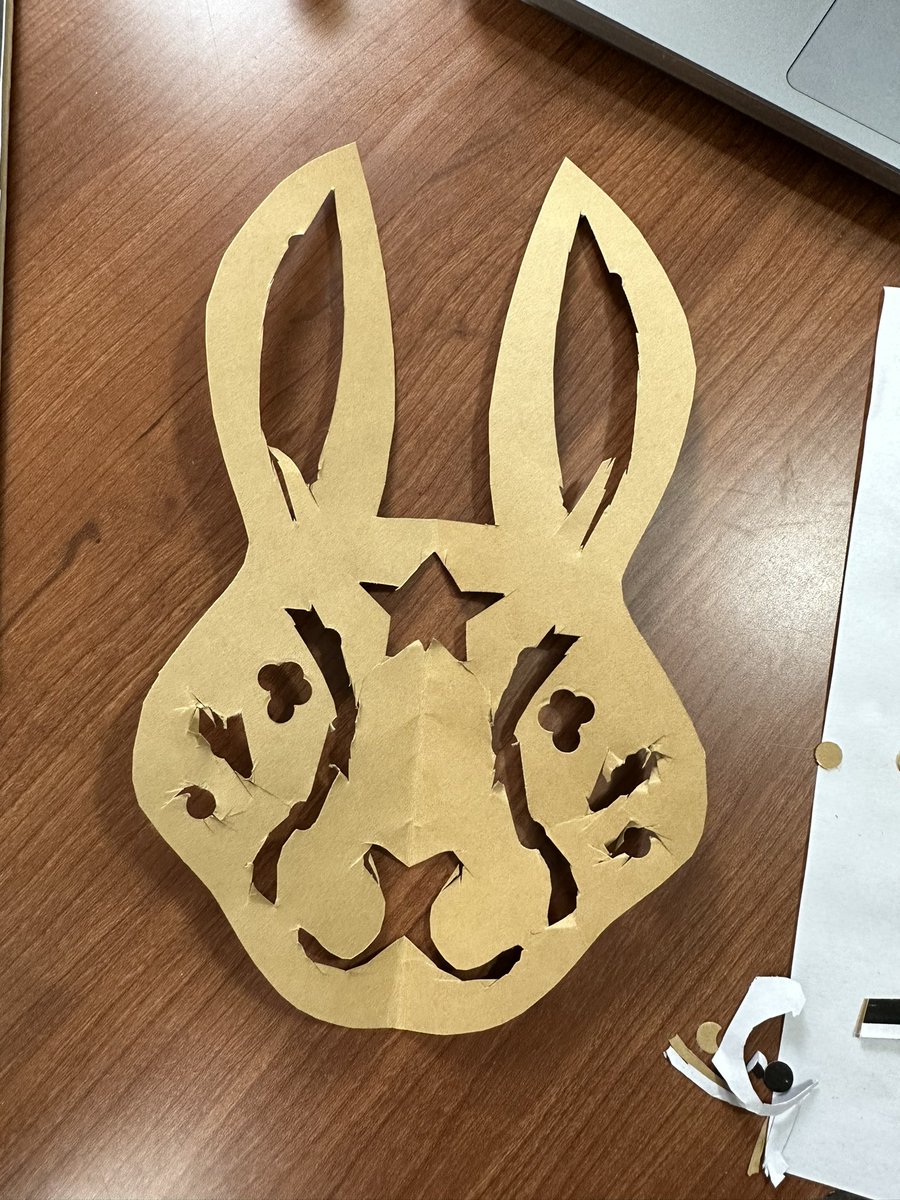 MsJOGara's tweet photo. A nature walk with a craft and a read aloud of the short story “Brining In the New Year” by Grace Lin?! Count us in! Love doing fun and engaging activities with students #firstgrade #OG https://t.co/lR31cUI9sL