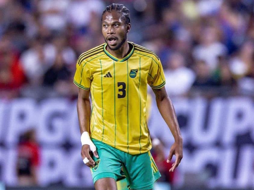 Kevon Lambert se está ganando un espacio en el XI de Jamaica 🇯🇲.

Enérgico en las presiones y persecuciones. También en sus movimientos para alternar alturas y ayudar a construir con sus ubicaciones y pases.

Hallgrímsson está viendo la buena pareja que hace con Latibeaudiere.