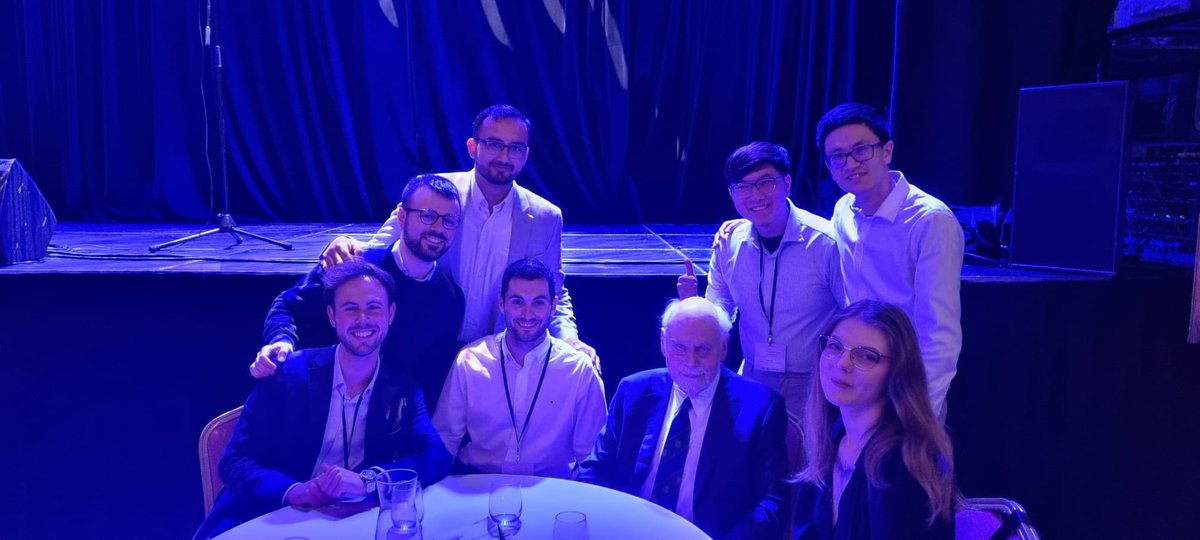 Best gala ever sitting with all the talented people @simonedinoja @MarcoOvalleMA and others are not on tweeter from Prof. Jean-Marie Lehn’s group and Prof. Alberto Credi’s group. And of course with the one and only @sirfrasersays 😉 Photo credit @AmineGarci1