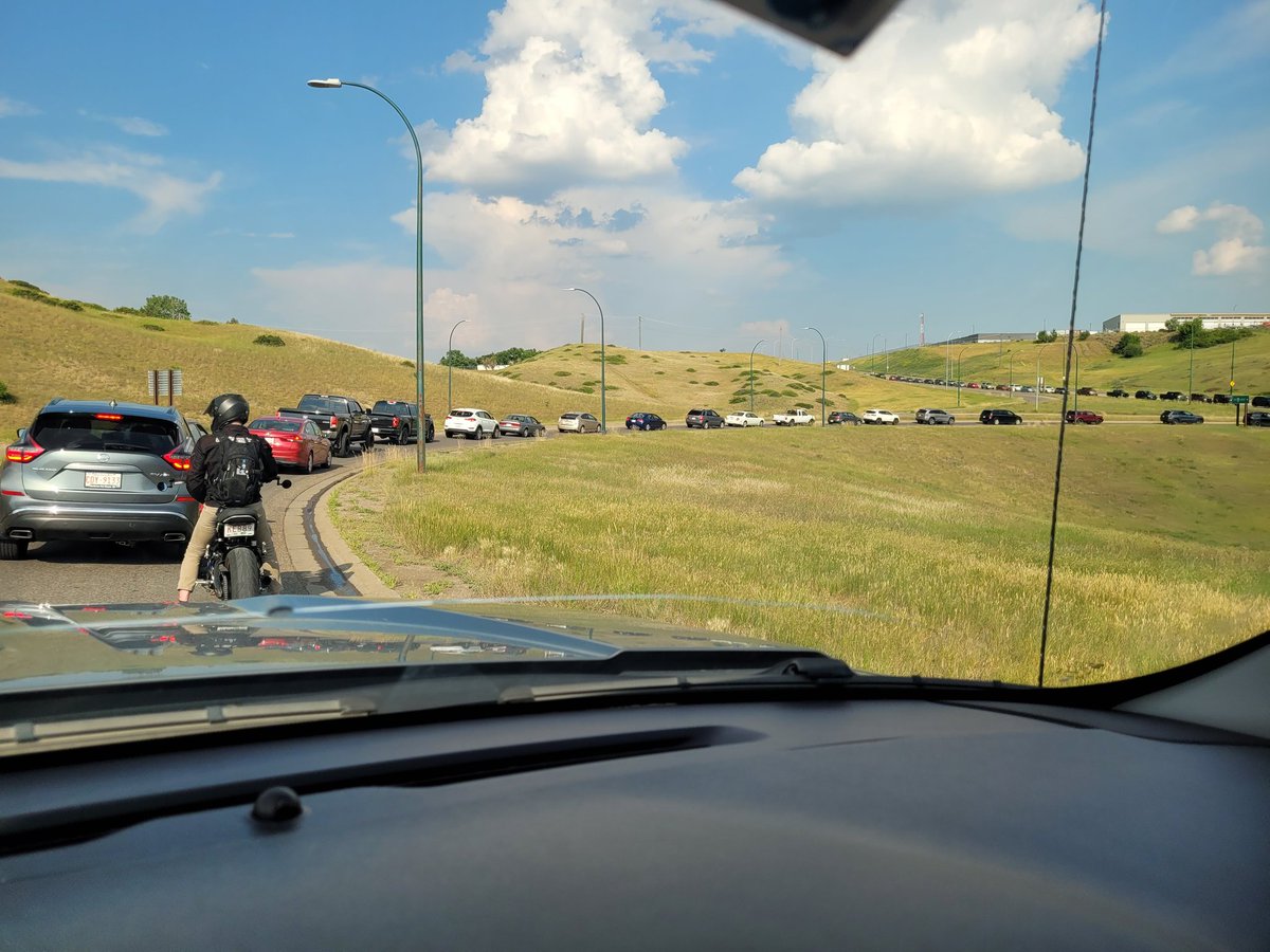Coach_Ard_B's tweet photo. Suddenly seeing the need for a third bridge in @LethbridgeCity 😉
Took me 2 hrs to get from downtown to the Westside
#slowmoving #trafficjam #Lethbridge #thirdbridge https://t.co/iA76YG4WRo