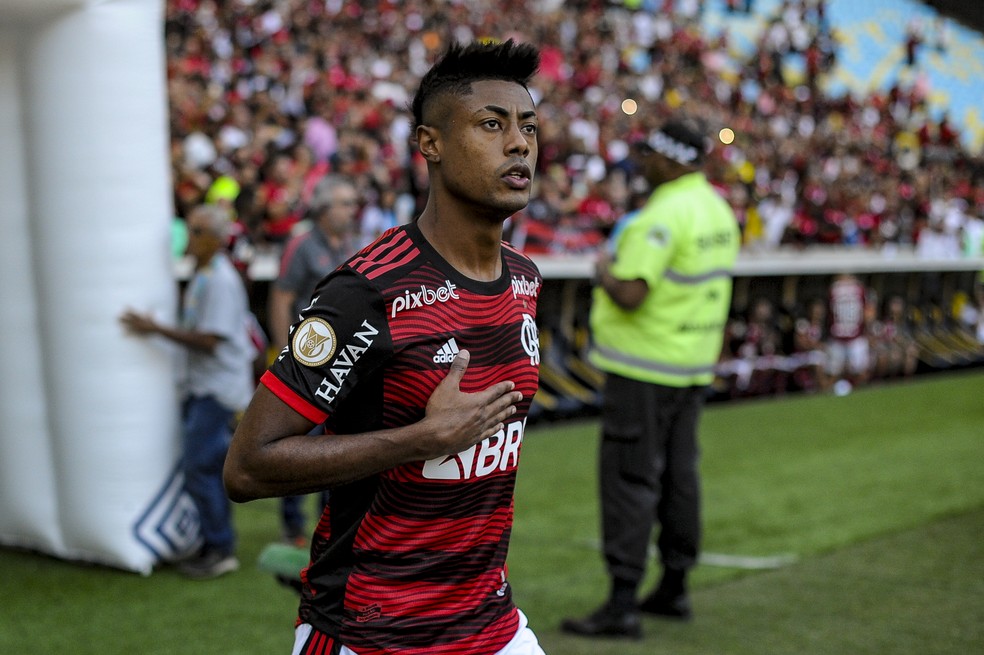 mundodabola's tweet photo. Bruno Henrique faz a diferença nesse time do Flamengo. O cara dá muita opção.

📸 Marcelo Cortes https://t.co/VurrMTkXam