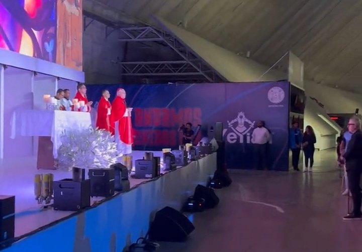 Se dieron cuenta que el ritual satánico los llevó a perder horriblemente una final que decidieron regresar al camino del señor.

Mi equipo. 🐐🔥