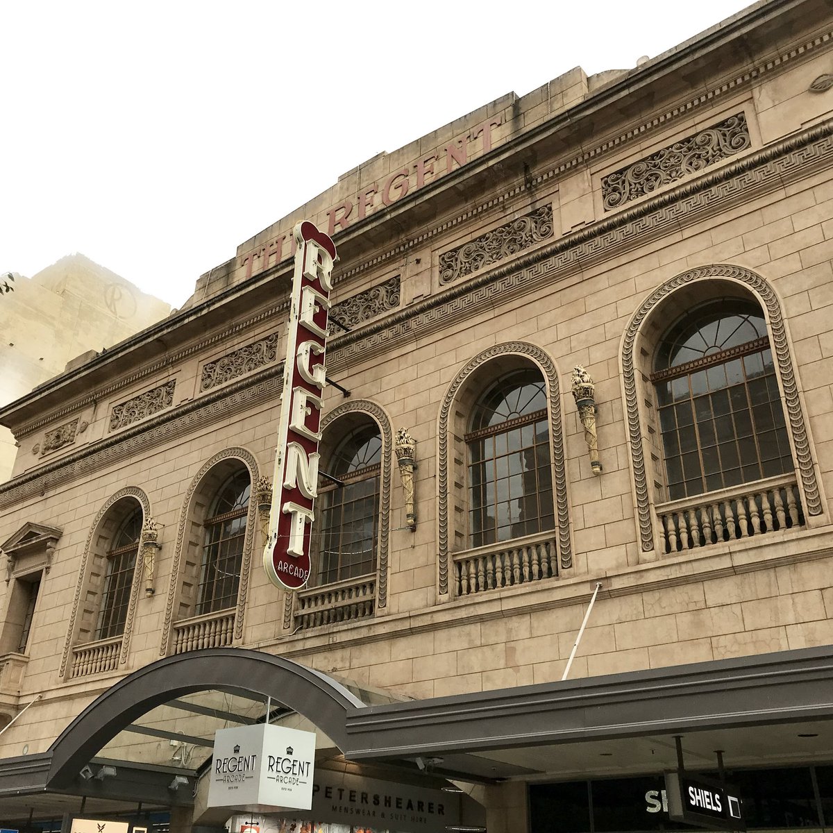 Strike up the 16 piece orchestra! The glamorous Regent Theatre in #Adelaide opened #OnThisDay 29 June 1928. It seated 2300 patrons. Closed as a cinema in 2004. Its grand Spanish/Moroccan facade has State Heritage protection. 
On #KaurnaCountry.

d31atr86jnqrq2.cloudfront.net/heritage-place…