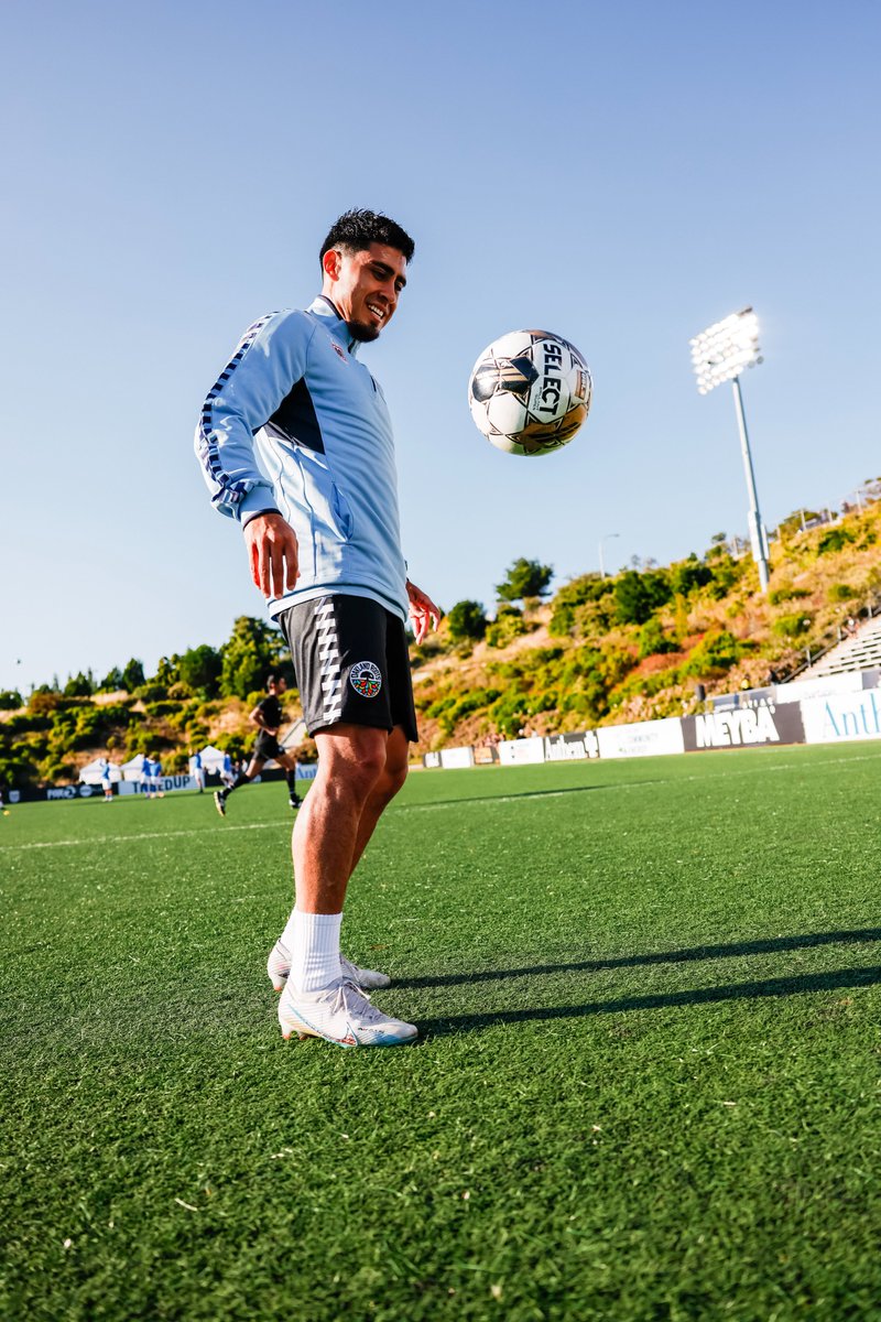 oaklandrootssc's tweet photo. Be Grand.

Warmups presented by @UCSFHospitals and @UCSFBenioffOAK.

#OAKvRGV | #KnowYourRoots https://t.co/F2mYB1wFt5