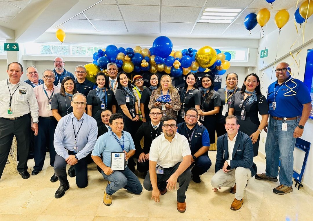 FlorMar_CZM's tweet photo. Gold Safety Excellence Award!
We are proud to receive important Certification, Thank you CZM Station for working hard to keep our station Safe! We are happy to celebrate this achivement with wonderful people, we really appreciate your support! 
#NoSmallRolesInSafety #beingUnited https://t.co/FbZlmM1B2R