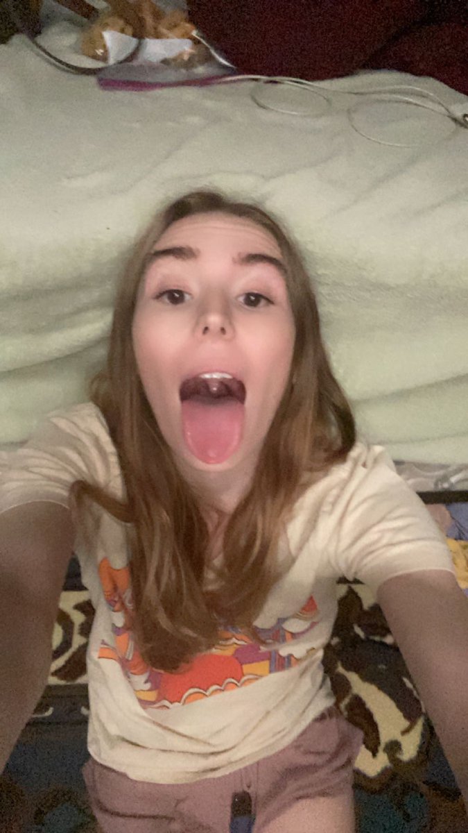 Strawaberry02's tweet photo. Fill my mouth up! 
~
~
~
#mouth #smallgirl #model #prettygirl #onlyfans #onlyfansbabe #18plus #followme #linkinbio #ibtc #contentcreator https://t.co/QEDahHu7As