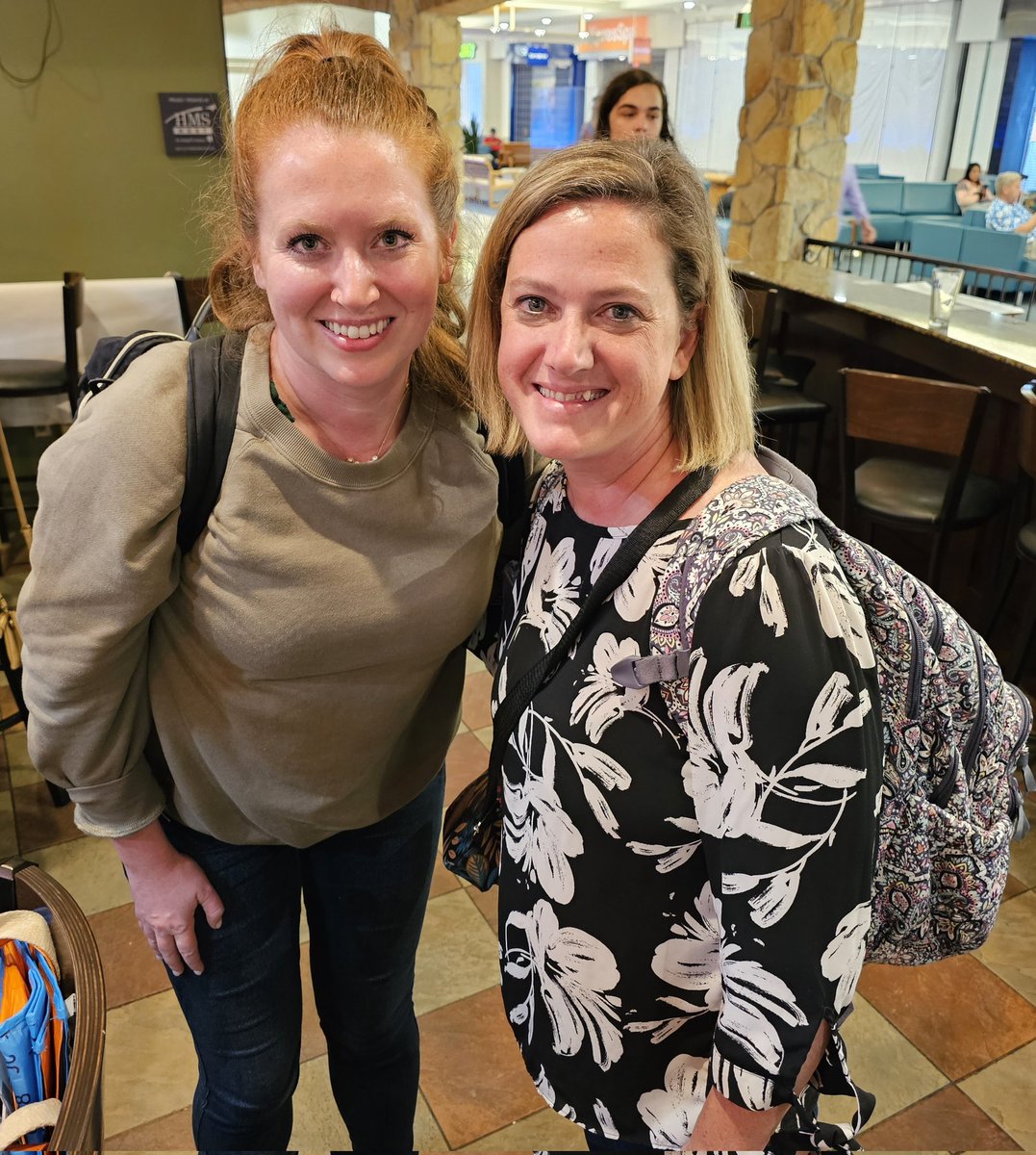 TechisforGirls's tweet photo. I had a travel first today. My flight was on time, but my luggage was delayed. They couldn't get out luggage due to lightning so we had a 2 hour wait. Good thing I ran into @RandiLayneM! We got to catch up while we waited! #AfterISTE https://t.co/QCHHMxc5xy