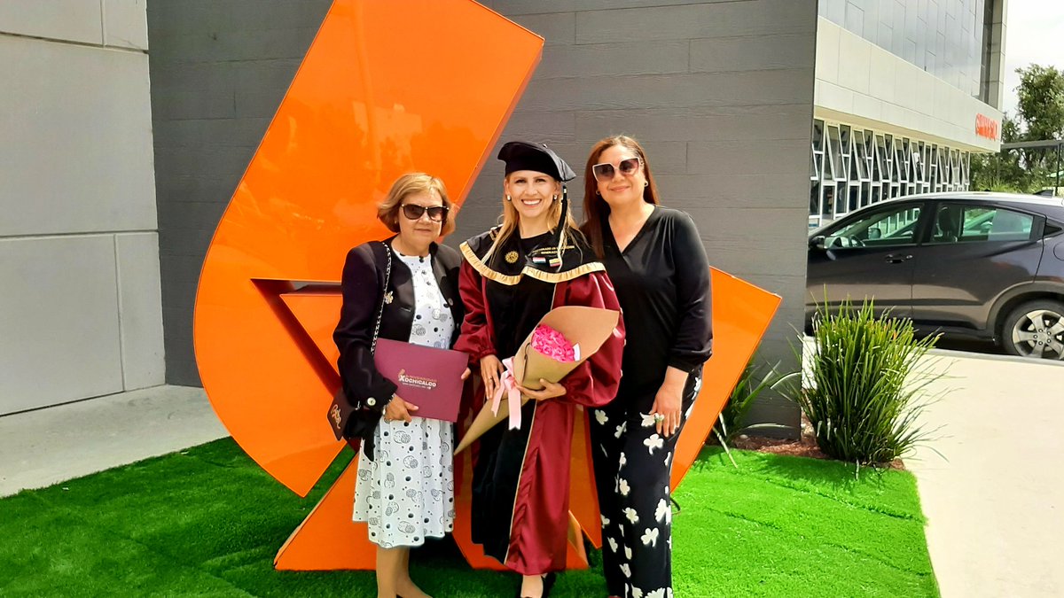 Janearapawe's tweet photo. Graduación de Doctorado 👩🏼‍🎓💐
Gracias mamá por todo.
I love you🥰🙌
.
#graduación #doctorado #doctorate #doctoratedegree #universidadxochicalco #Tj #bc #Mexico https://t.co/Ib9q8ZudO2