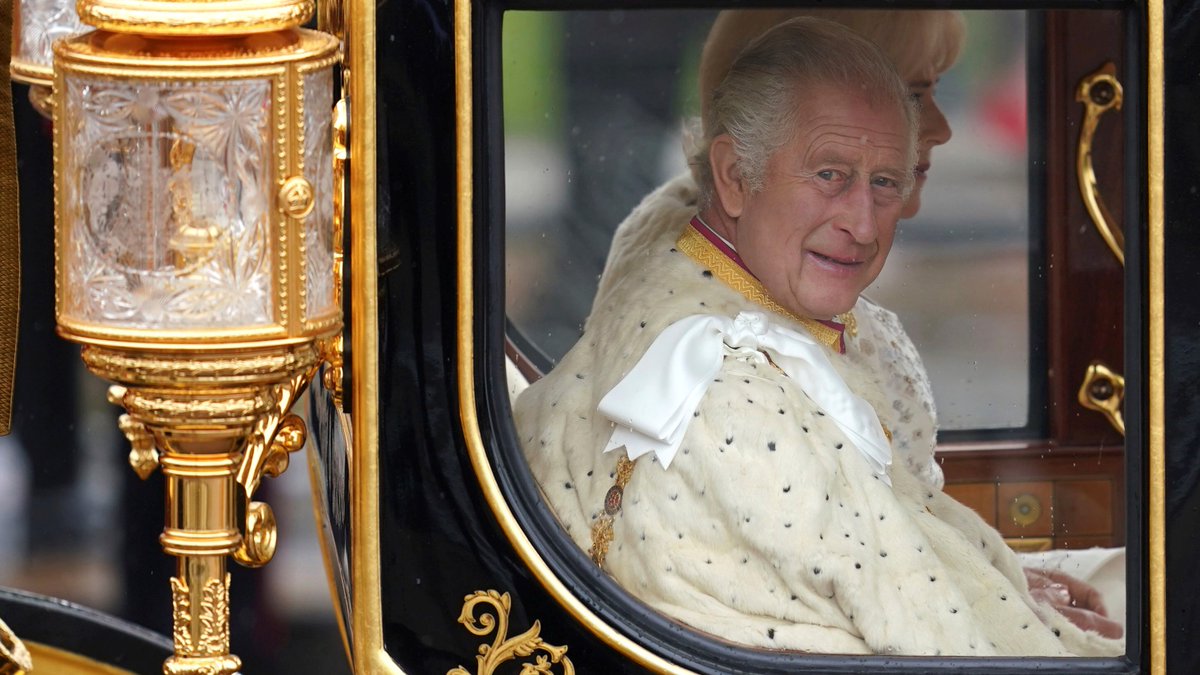 1NewsNZ's tweet image. King Charles orders heating turned down to cut emissions: 1news.co.nz/2023/06/29/kin…