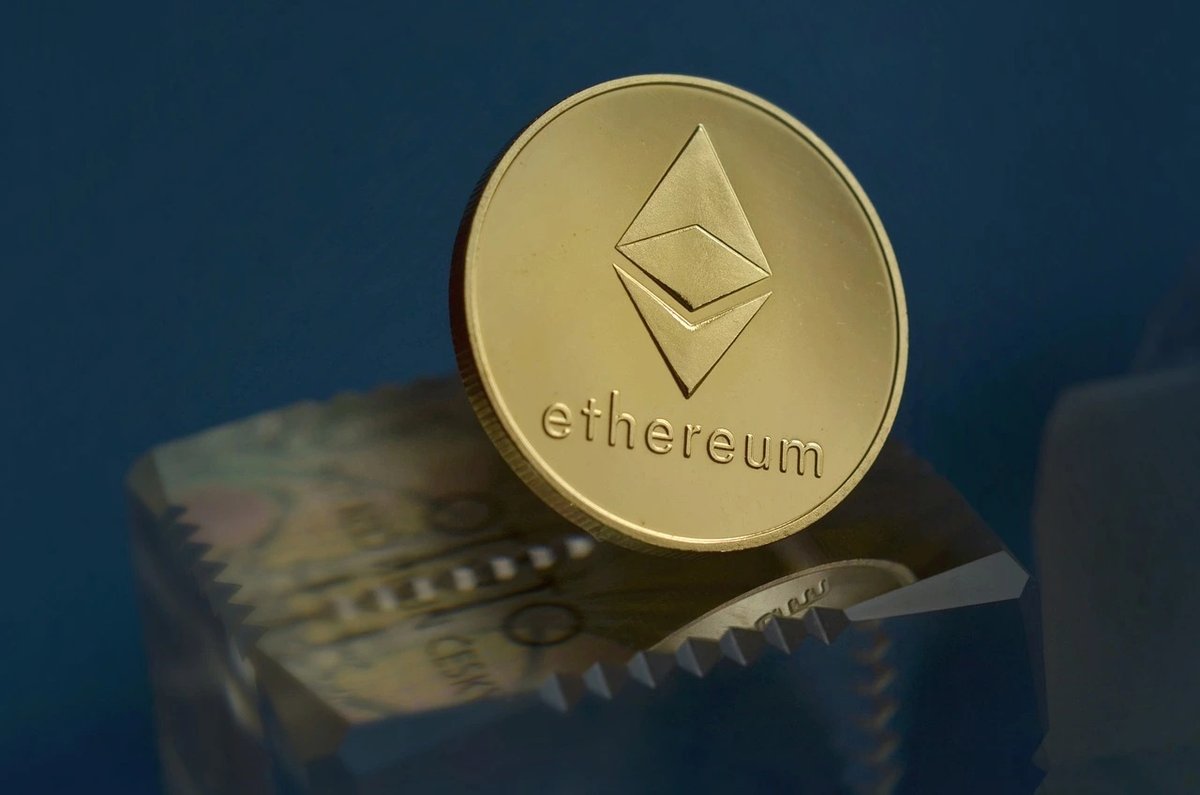 Cryptechnews24's tweet photo. In a recent CNBC interview, Joseph Lubin, the founder of Consensys, made a bold statement advocating for the classification of Ethereum (ETH) as a commodity. #CFTC #CNBCinterview #ETH #Ethereum
https://t.co/HU5vzFuWcw https://t.co/Ui8zaqP1Ca
