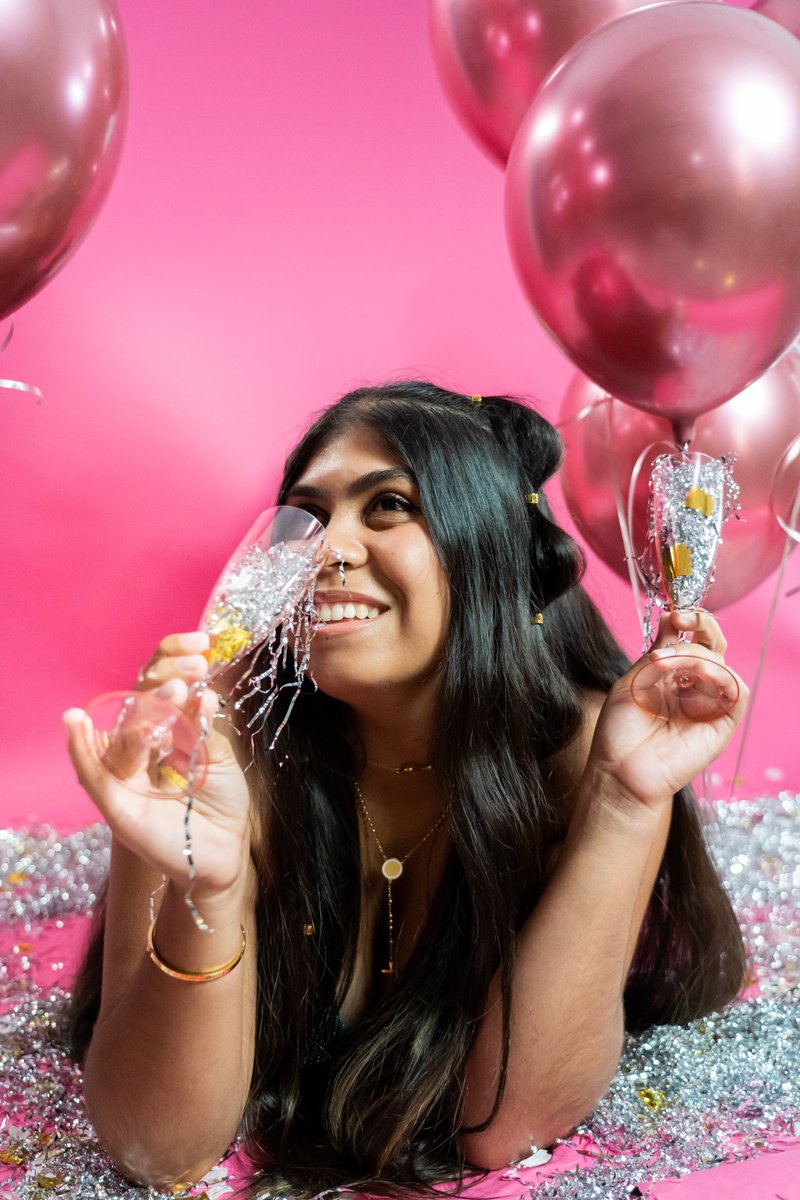 sofia_lorraine1's tweet photo. It’s my b-day 💖🥳 https://t.co/sn4gqxrRF2
