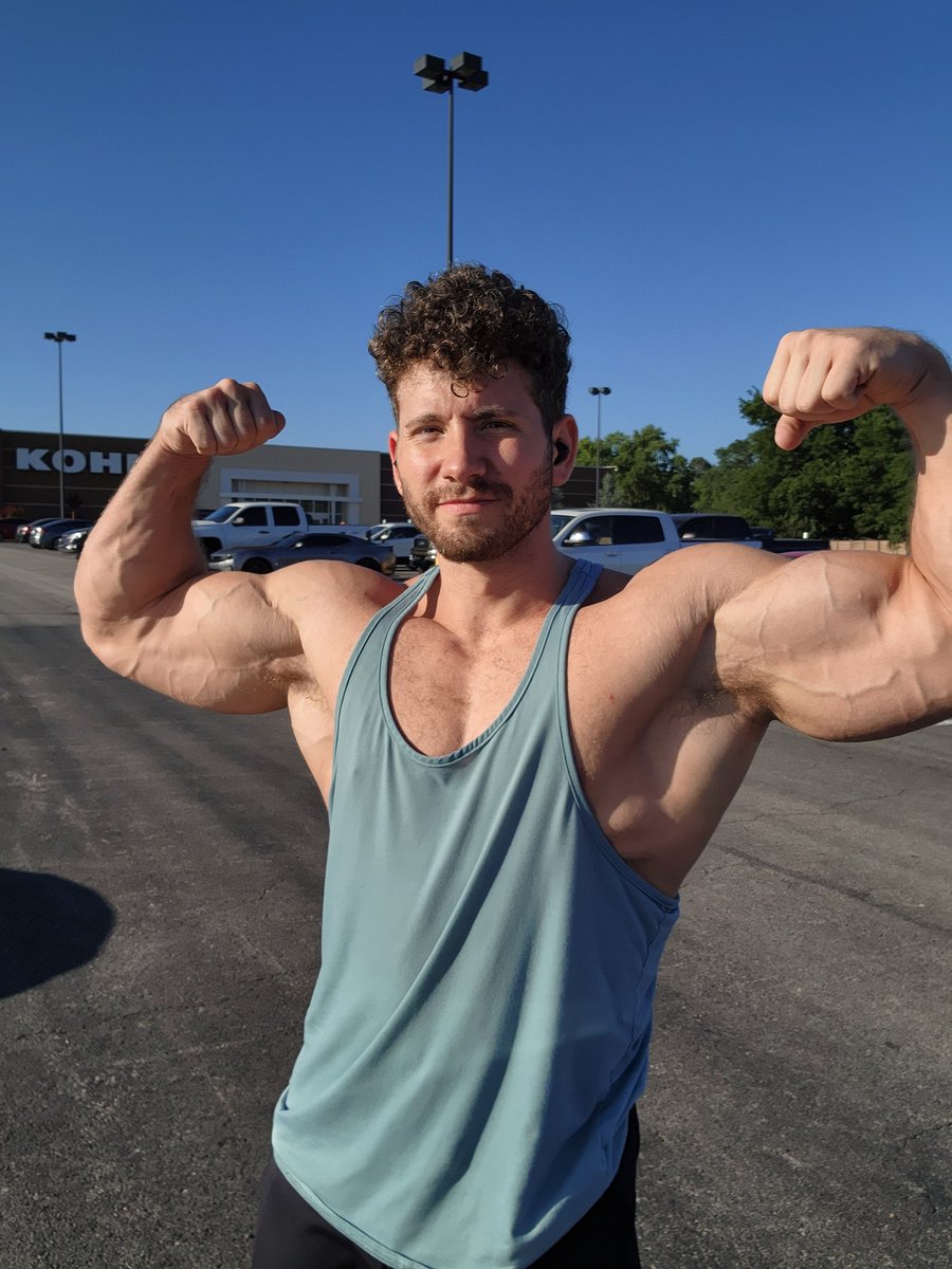 DerrickHenryFit On Twitter Lots Of Muscle And Hard Work bodybuilder derrickhenryfit-on-twitter-lots-of-muscle-and-hard-work-bodybuilder
