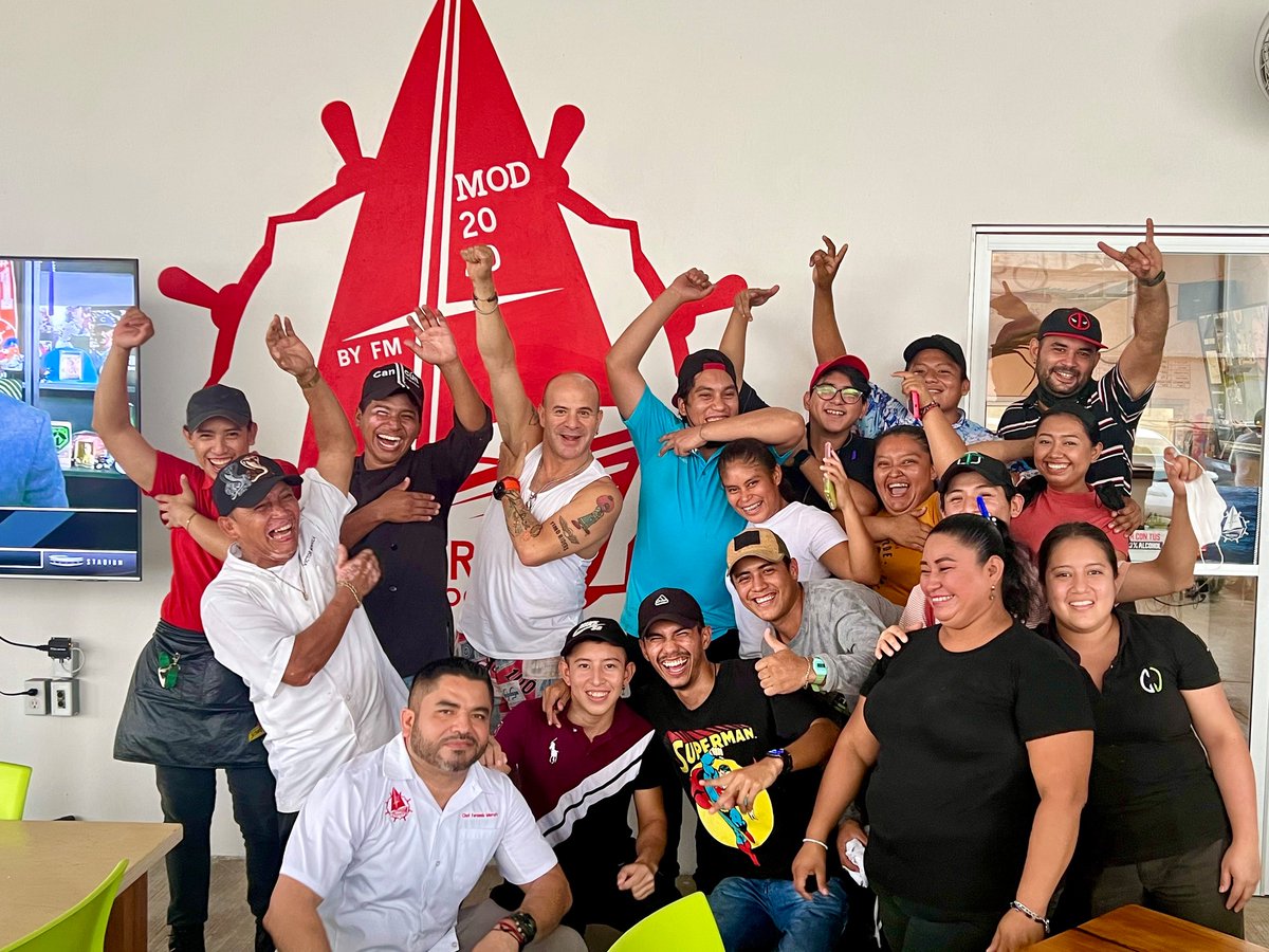veleritochoco's tweet photo. Un dia de lujo, @platanitoshow &amp; @veleritochoco team mas que felices en el Edén Tabasqueño!!

 #Choco #Tabasco #Villahermosa #villahermosatabasco #CocinaRustica #LajaLeñayCarbon #ComidaDeMar https://t.co/3bfVLfu3No