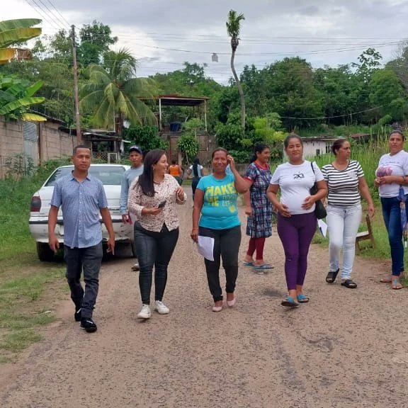 Somos los de Chávez.
Y cada día más firme que nunca!!! <a href="/NicolasMaduro/">Nicolás Maduro</a> 
<a href="/nicmaduroguerra/">Nicolas Maduro Guerra</a> 
<a href="/dcabellor/">Diosdado Cabello R</a> 
<a href="/PartidoPSUV/">PSUV</a> 
@_PSUVBolivar 
<a href="/Psuv_McpCaroni/">@PsuvCaroniOFICIAL</a> 
<a href="/OviedoPSUV/">Tito Oviedo</a> 
<a href="/alexroca1/">Alexis Rodriguez C.</a> 
<a href="/columanasbj/">Patriota José David</a> 
<a href="/4F_Mamba/">Mamba Negra</a> <a href="/Nahumjfernandez/">Nahum Fernandez</a> 
<a href="/pinfantea/">Pedro Infante A.</a> 
<a href="/GeneralPueblo/">G/J Jesús Suárez Chourio</a> 
<a href="/twiteroejido/">💯🐦💪juan carlos🇻🇪🥇🐦💯</a> 
<a href="/JosCamp41270032/">José Campos</a>