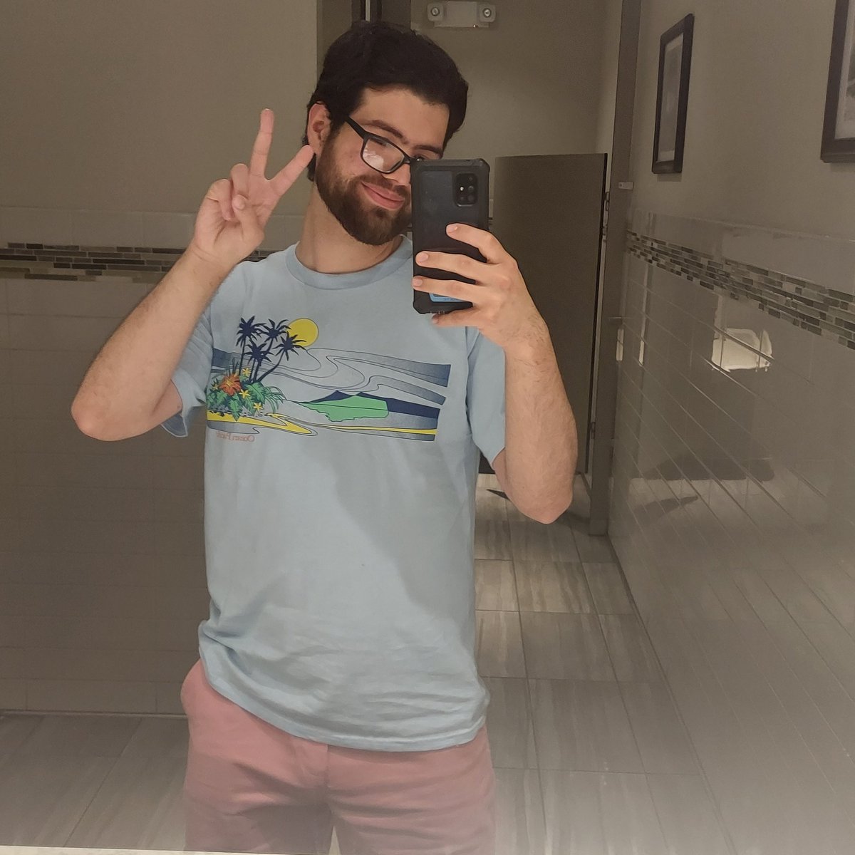 Ratiocinate9's tweet photo. had a fun day today. Didn't study at all and hanged out a friend. I got a cool sonic air gun lololol it was so stupid I had to get it lmfao.
#NYC #fundamentals #sonic #fun #summer #gayandsingle #gay #pride https://t.co/RouPOOHogA