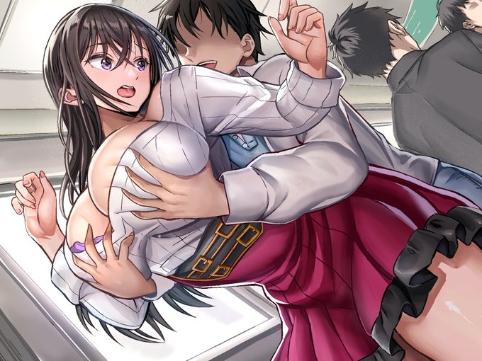 え!?ここで!?電車で乳揉み‼
電車でエッチ‼ 