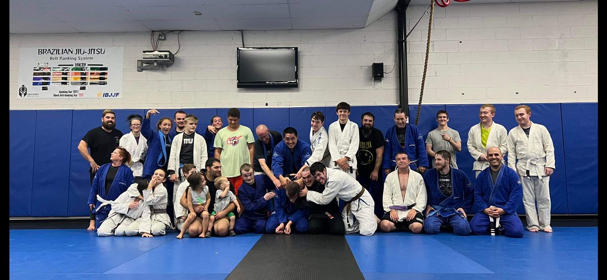 Rebel_Skum_85's tweet image. It takes a village. I am going to miss this group so much. I cannot thank them enough for everything the last 3 years. #JiuJitsu #Combatives #OdysseyMartialArts #FightFamily