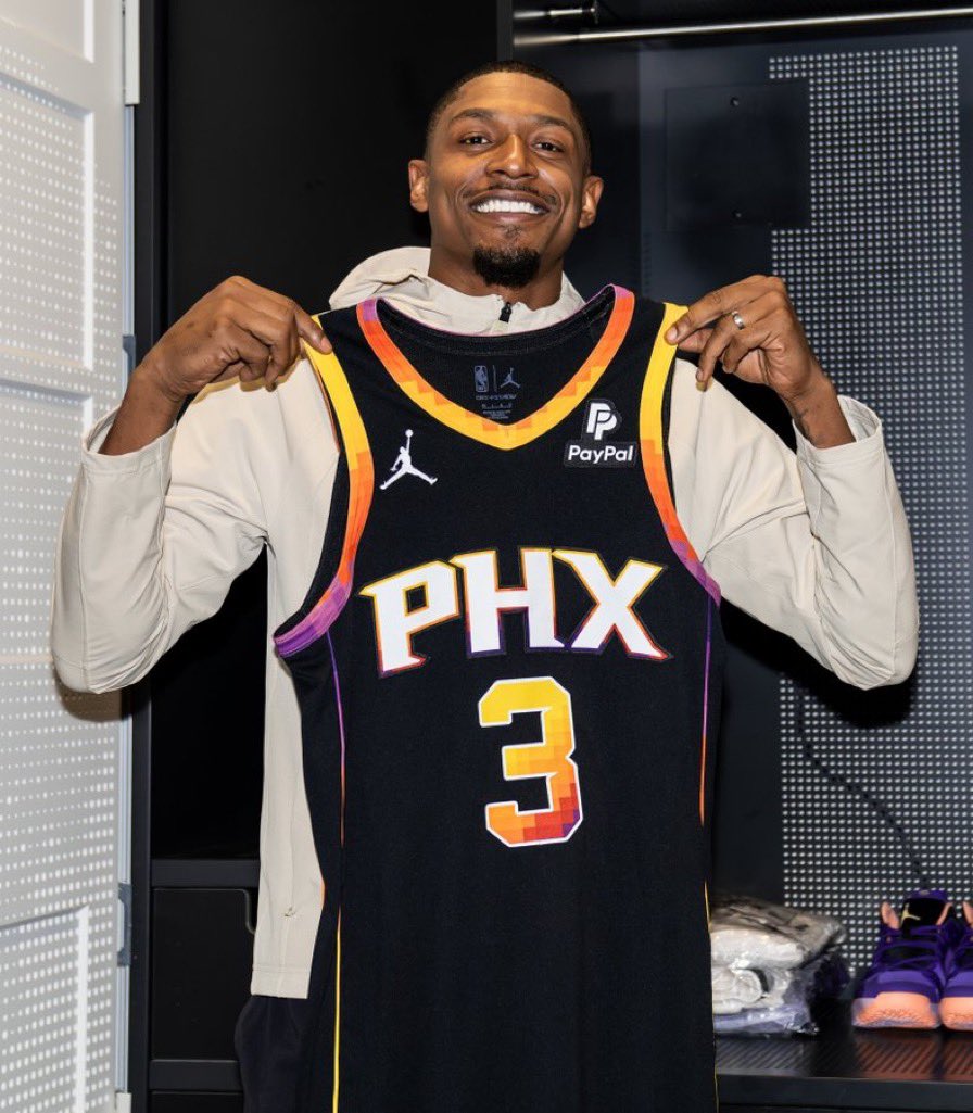 Happy birthday to the newest sun bradley beal 