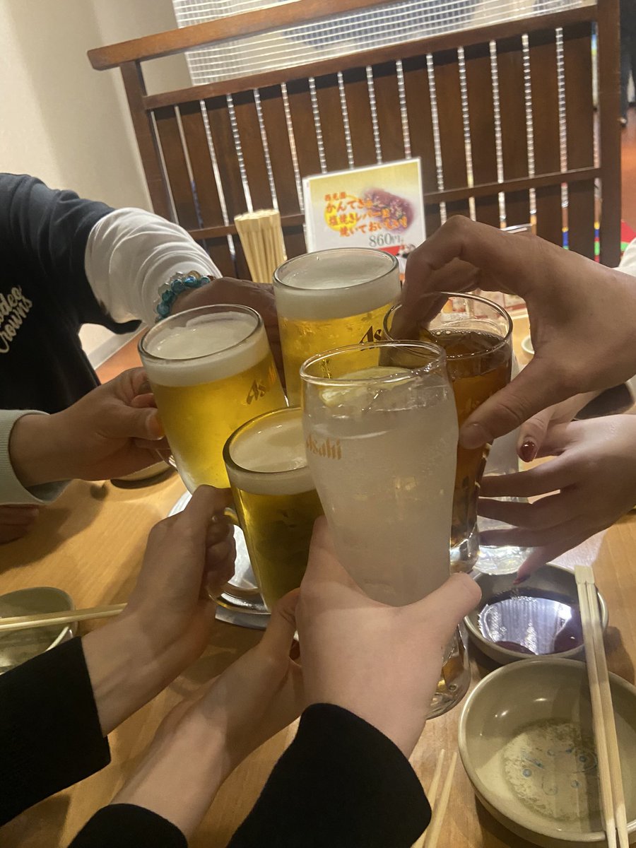 2000_0814's tweet photo. 飲みすぎと食べ過ぎで
5キロも太ってる🐷
幸せすぎるけど、ダイエットせなほんまにデブ😂 https://t.co/BwSZz9QvPx