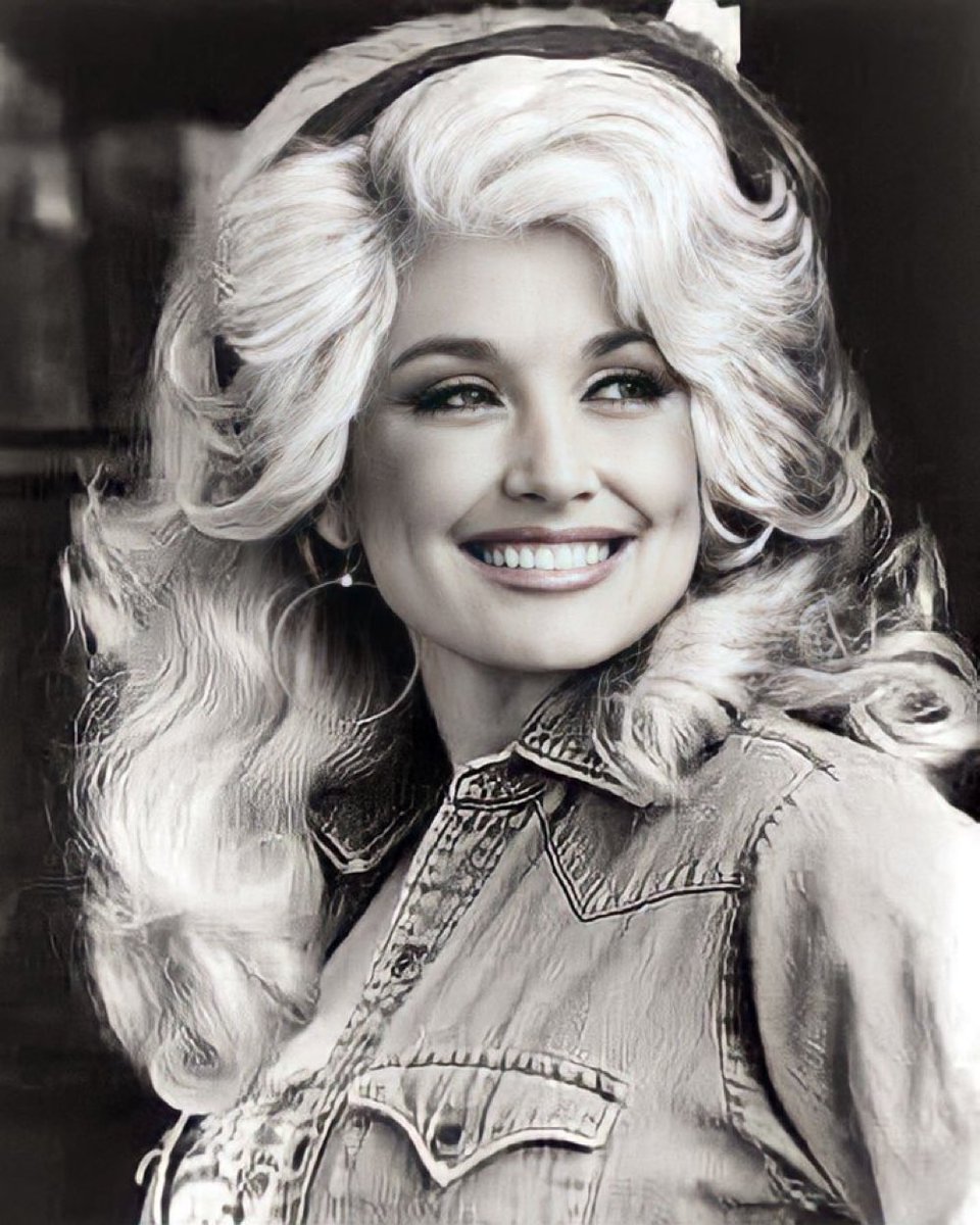 TimTnolan13's tweet photo. @JeffBodart Found the image you used, and it is Dolly. https://t.co/krgxCiiClX