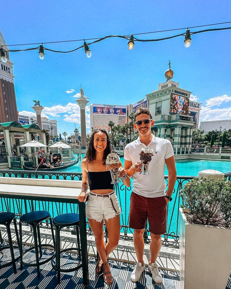Black Tap Las Vegas (@blacktaplv) on Twitter photo Suns out, CRAZYSHAKES out ππΌ #blacktapthat #crazyshake #cookieshake #brooklynblackout #dessert #venetianvegas #vegas #blacktaplv photo by <a href="/nine_bello/">Nine Bello</a> Suns out, CRAZYSHAKES out ππΌ #blacktapthat #crazyshake #cookieshake #brooklynblackout #dessert #venetianvegas #vegas #blacktaplv photo by <a href="/nine_bello/">Nine Bello</a>