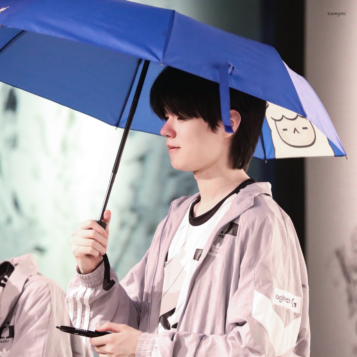 알파카 우산 쓴 알파카💙

#DEFT #데프트 #김혁규