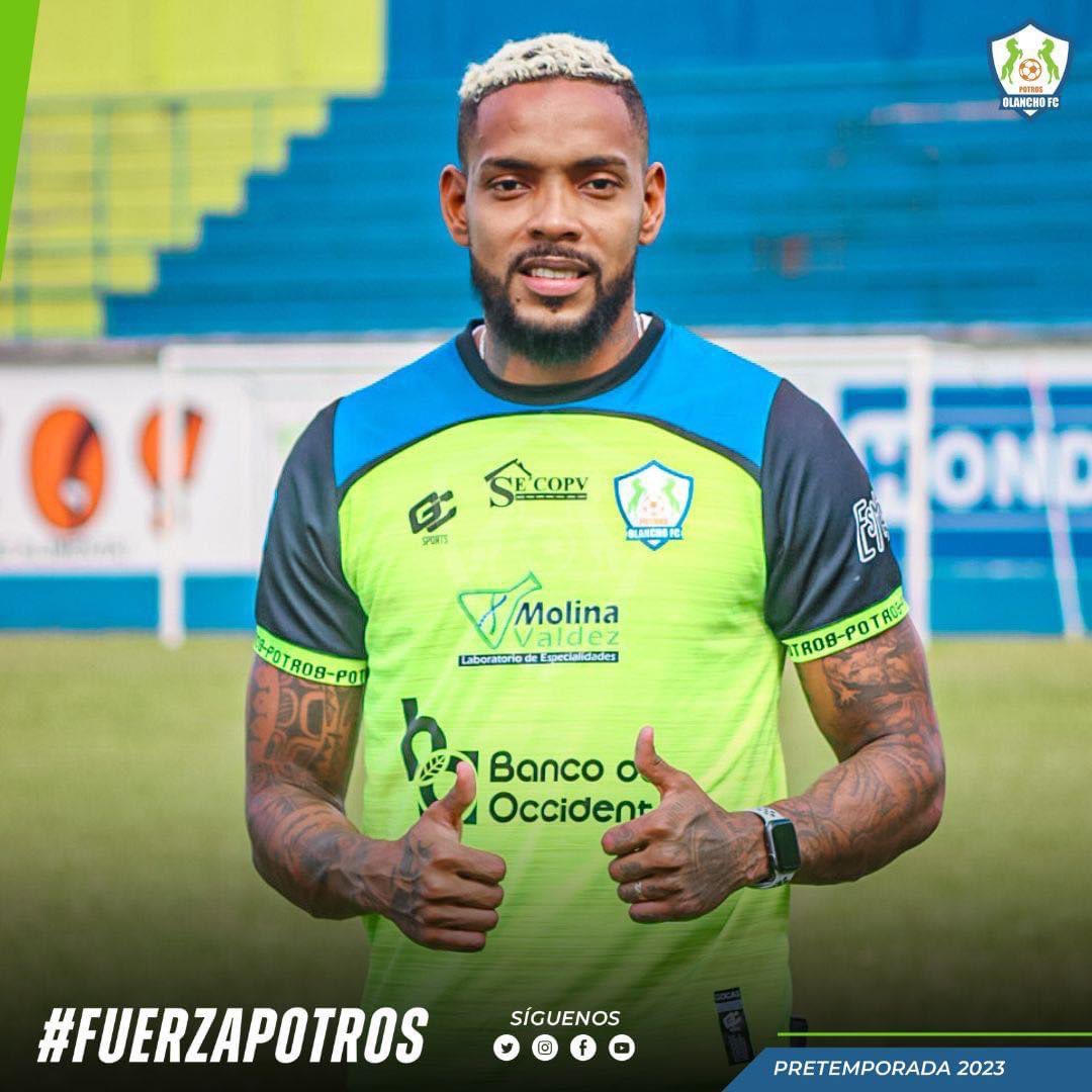 OlanchoFCPotros's tweet photo. Bienvenido Azmahar Ariano al equipo de todos los Olanchanos #Olancho FC.
#FuerzaPotro🐎 #cabalgamos juntos https://t.co/4lYbg0thFn