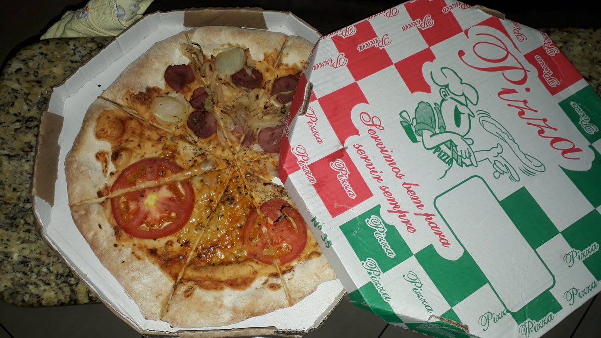 Voltou a 'pizza de dez' na saida da @NeoQuimicaArena kkkk