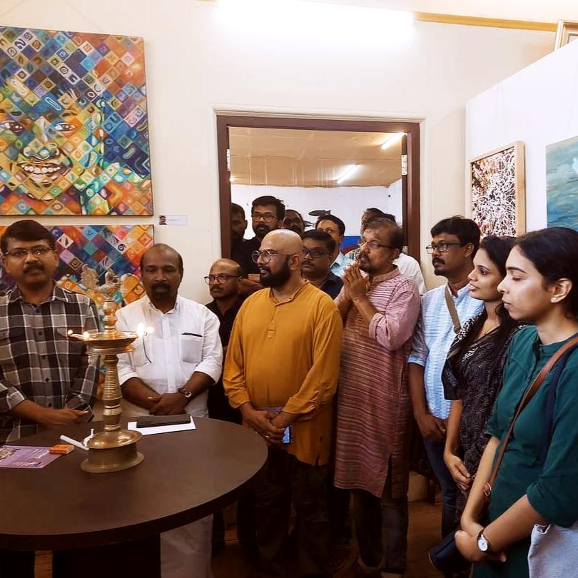remansart's tweet photo. "UNTITLED" Exhibition of art @ Acumen Art Gallery Kochi.
Inaugurated by Suresh Eriyat, renowned animator. Curated by Sreekanth Nettoor 

#artexhibition #groupshow #contemporaryart #artgallery #fortkochi #acumen #art #artshow #kerala #indianartist #publicart #newstyleart https://t.co/AsJzzuGggf