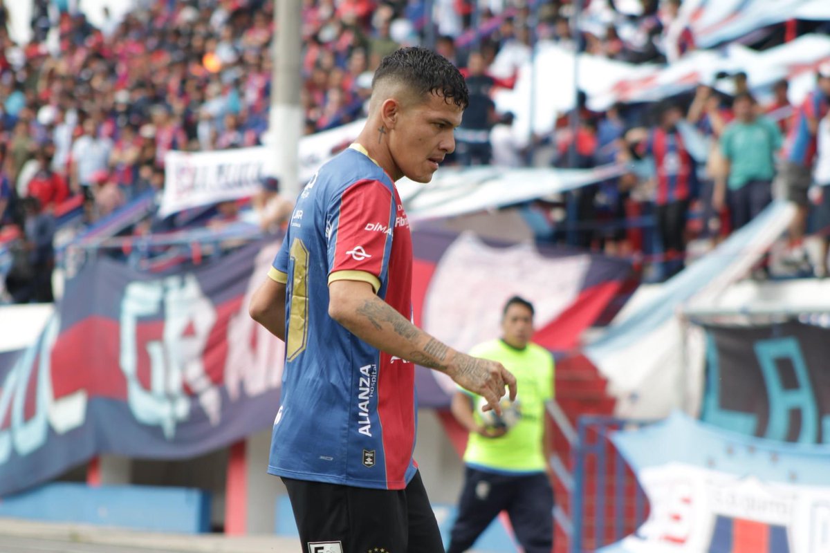 Jacobomolina100's tweet photo. Vamos por mas #AKD ⚽️💙❤️ estos es hasta el último ❤️💙⚽️#Jm10⚽️ https://t.co/84oHYTqNfT