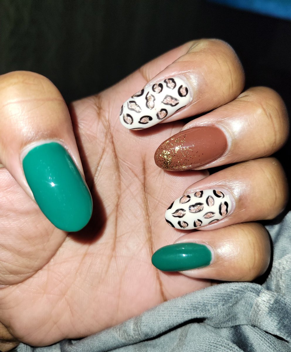 Sir_Eclectic's tweet photo. #KittyClaws
Meow. https://t.co/x27D9ttFLV
