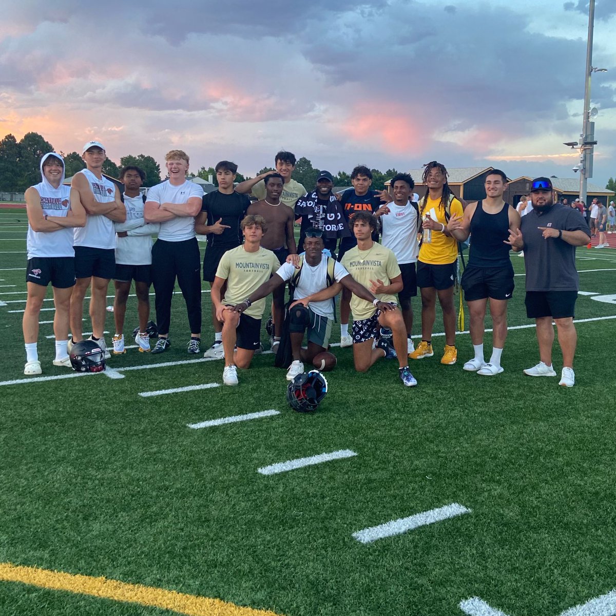 Missing a few but was awesome to see all these <a href="/TeamFullGorilla/">Team Full Gorilla</a> boyz compete tonight &amp; like usual it’s always a family affair🦍🏈💯 #ballers #ifyouballyoullgetthecall #skorillas #OAGAAG <a href="/CashWilliams_/">Cash Williams</a> <a href="/drew_rohlman/">Drew Rohlman</a> <a href="/Jakhai__1/">Jakhai Mack</a> <a href="/iglaspie6/">Isaiah Glaspie</a> <a href="/Ramon_Pacheco1_/">Ramon Pacheco</a> <a href="/EckhardtCharlie/">Charlie Eckhardt</a>