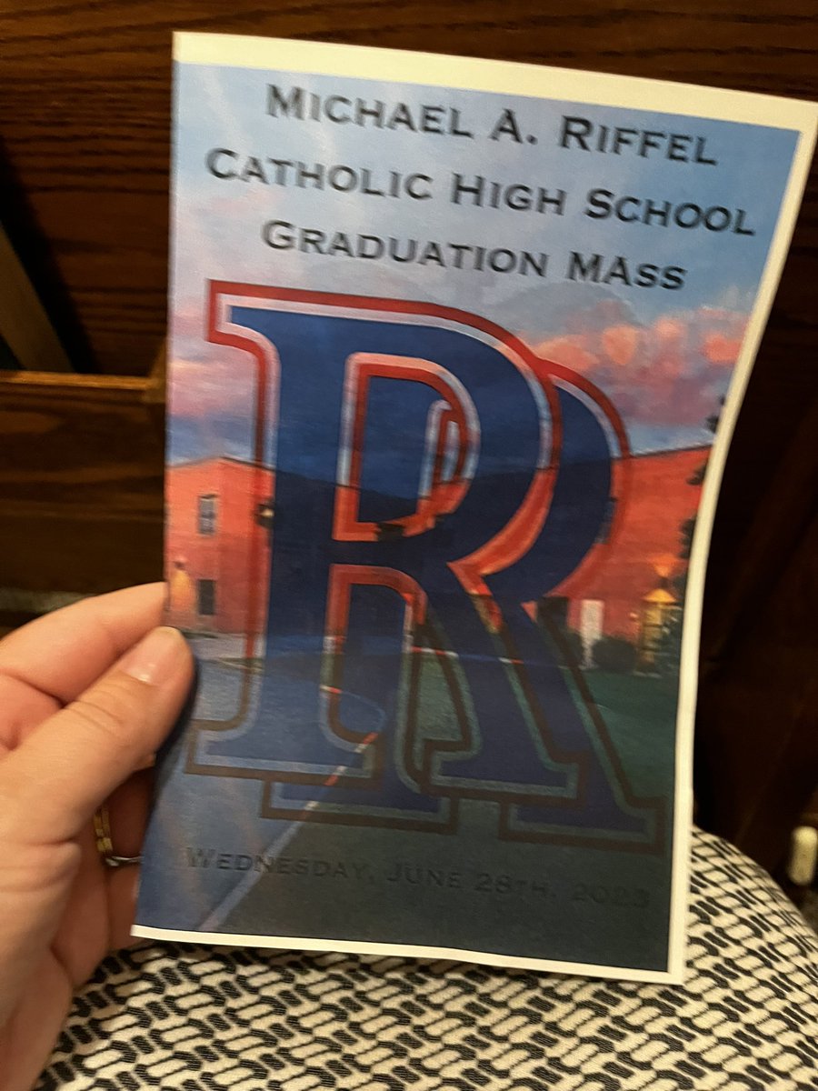 shauna_weninger's tweet image. Thanks @RiffelRoyals for the beautiful grad mass this evening. Great message… it all starts with love.