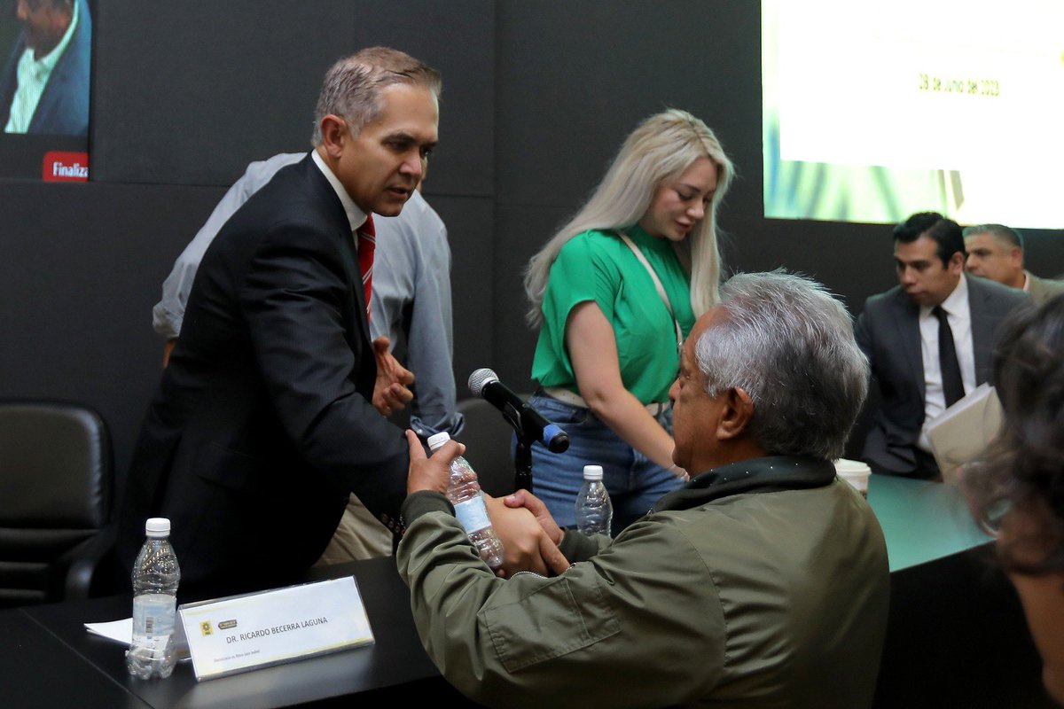 ManceraMiguelMX's tweet photo. Conoce las cuarenta propuestas que defienden las causas ciudadanas que, al igual que el aumento al #SalarioDigno y los Gobiernos de Coalición, han sido nuestras banderas históricas de lucha para que tú y tu familia vivan mejor. https://t.co/Kgt9N1hpJl #mm https://t.co/OK6gGsANrk