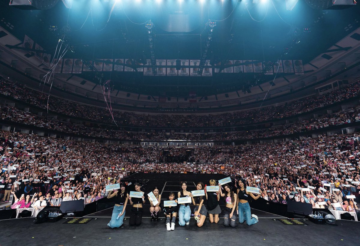 TWICE tweet media