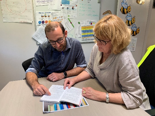 MonashQLab's tweet image. This is Michael’s story about finding &amp;amp; using research to improve teaching practice for his unique student cohort. #ResearchInAction #UsingEvidenceBetter #teachertwitter 
bridges.monash.edu/articles/educa…