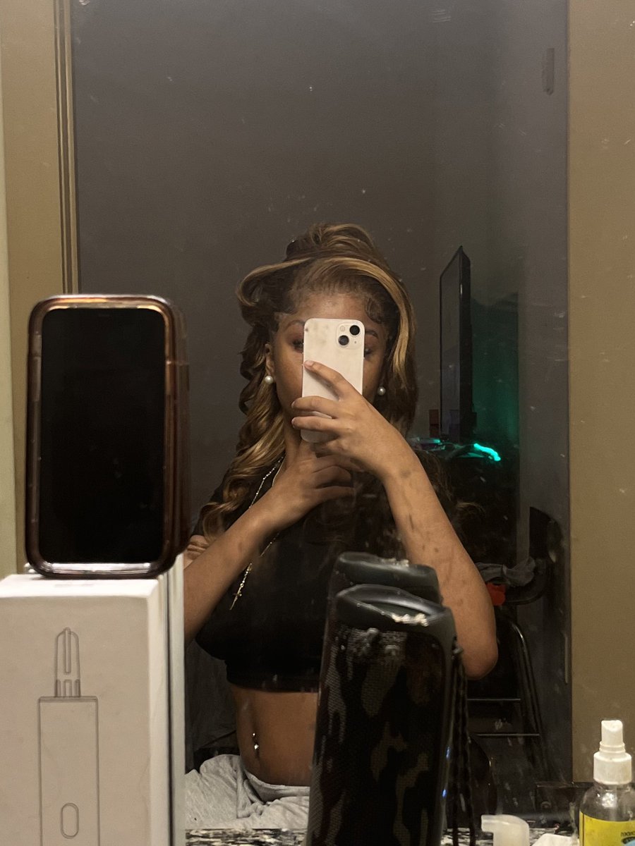 zdollyface's tweet photo. 5 star bitch ⭐️ ion really do to much talking. https://t.co/p5meJreWg1