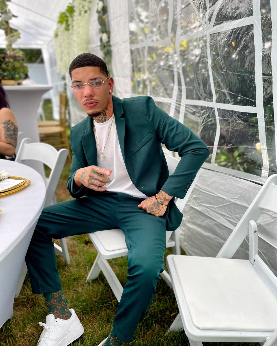 Gucci_Gav's tweet photo. Wedding Szn 🥂 https://t.co/vsqRSyoJL3