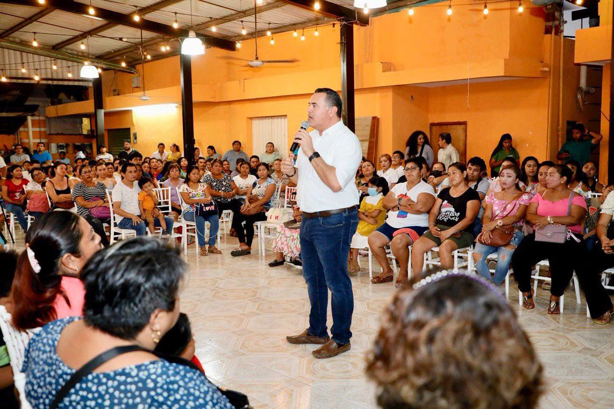 En #Umán, tuvimos un encuentro con emprendedores de la zona para escuchar sus necesidades y compartirles las acciones innovadoras que hemos implementado en #Mérida y sus comisarías para impulsar los emprendimientos a través de apoyos, herramientas, capacitación y créditos. 

Así